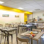 Appart'city Confort Centre Aparthotel 3*