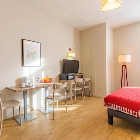 Appart'city Confort Centre Aparthotel 3*